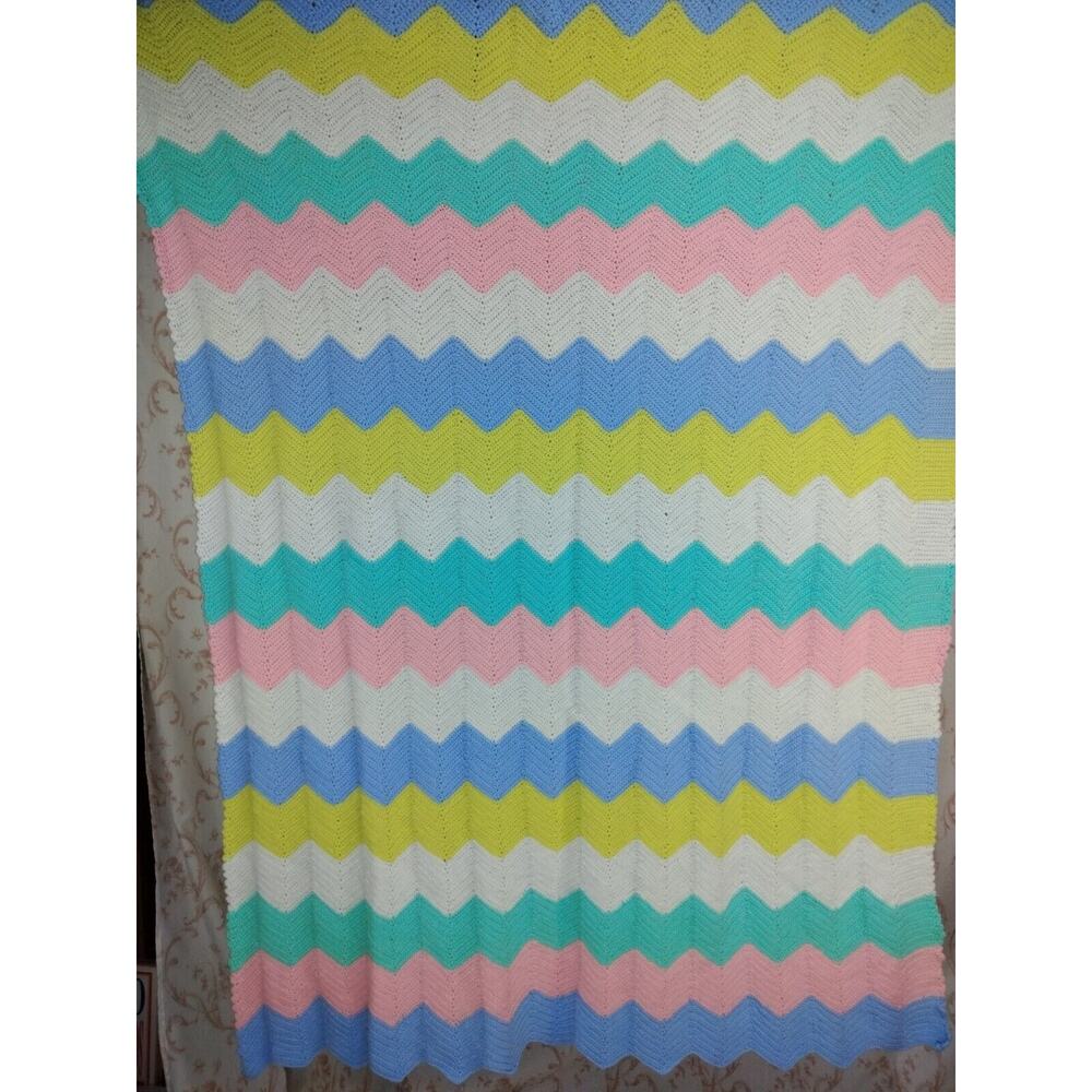 Chevron Multicolored Ripple Afghan Throw Blanket - Picture 13 of 16